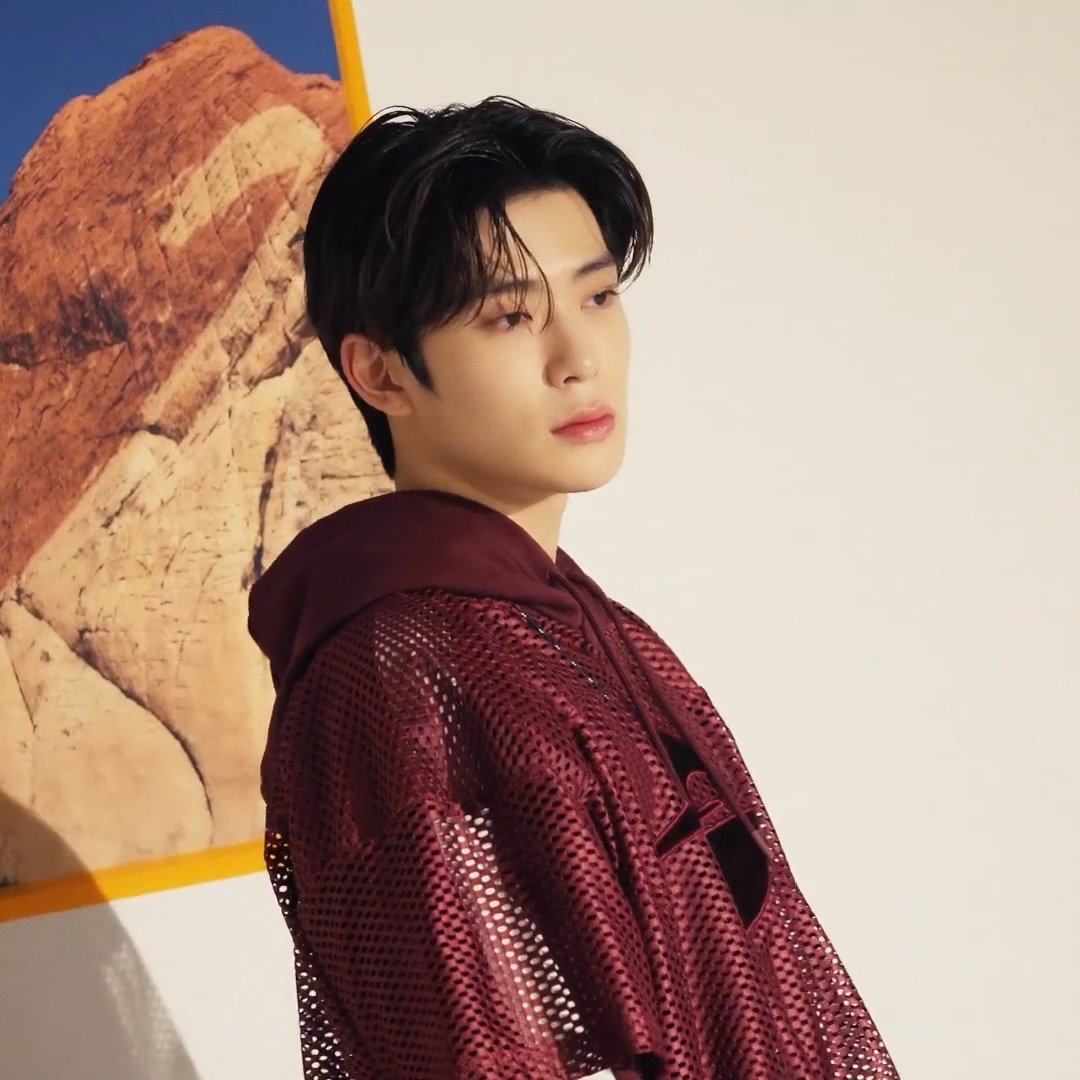 ً (@jjhlooks) on Twitter photo 