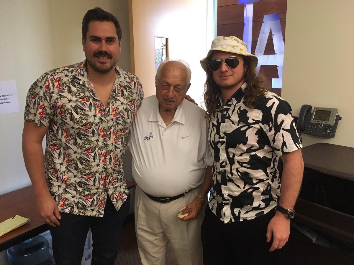 BarstoolBigCat's tweet photo. Rest In Peace, to the Legend https://t.co/qwJMHTMlVU