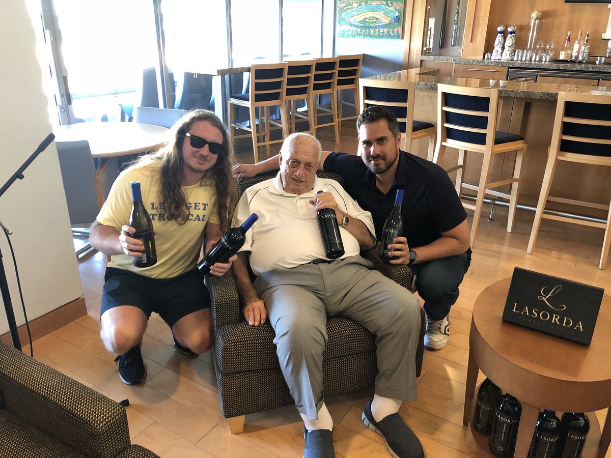 BarstoolBigCat's tweet photo. Rest In Peace, to the Legend https://t.co/qwJMHTMlVU