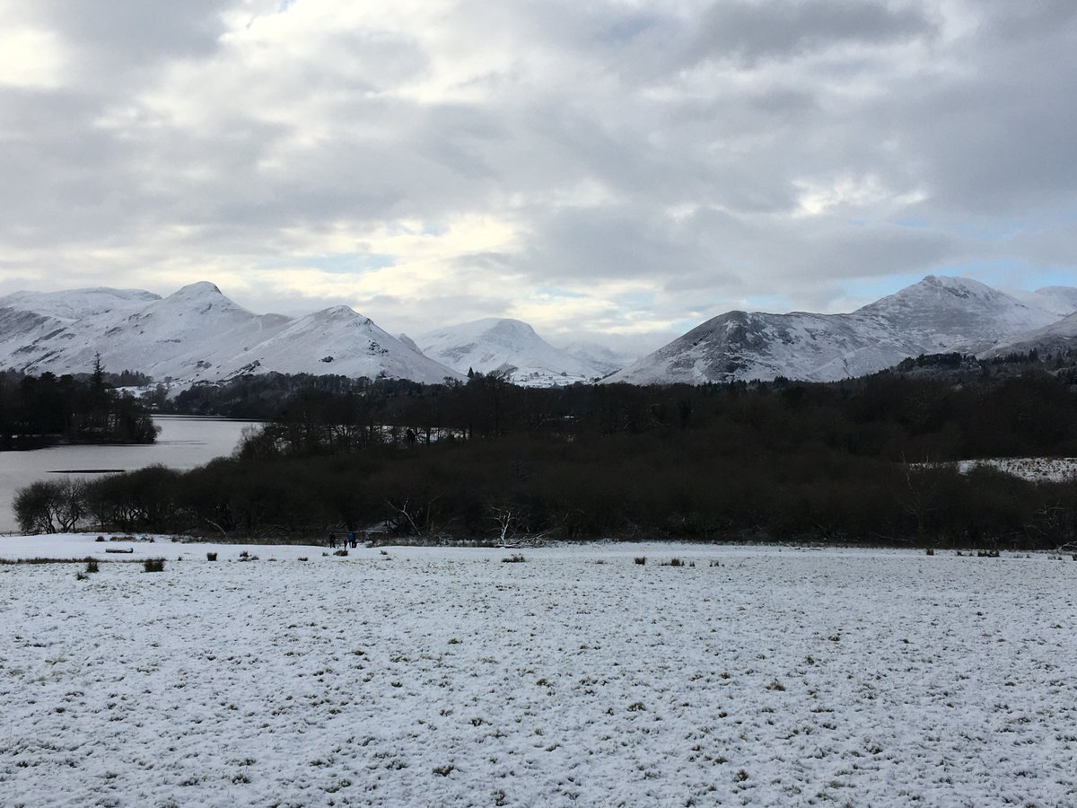 tbtlake's tweet photo. Snowy scenes from Keswick this Friday
#ViewoftheWeek https://t.co/XOCbXJwGWu