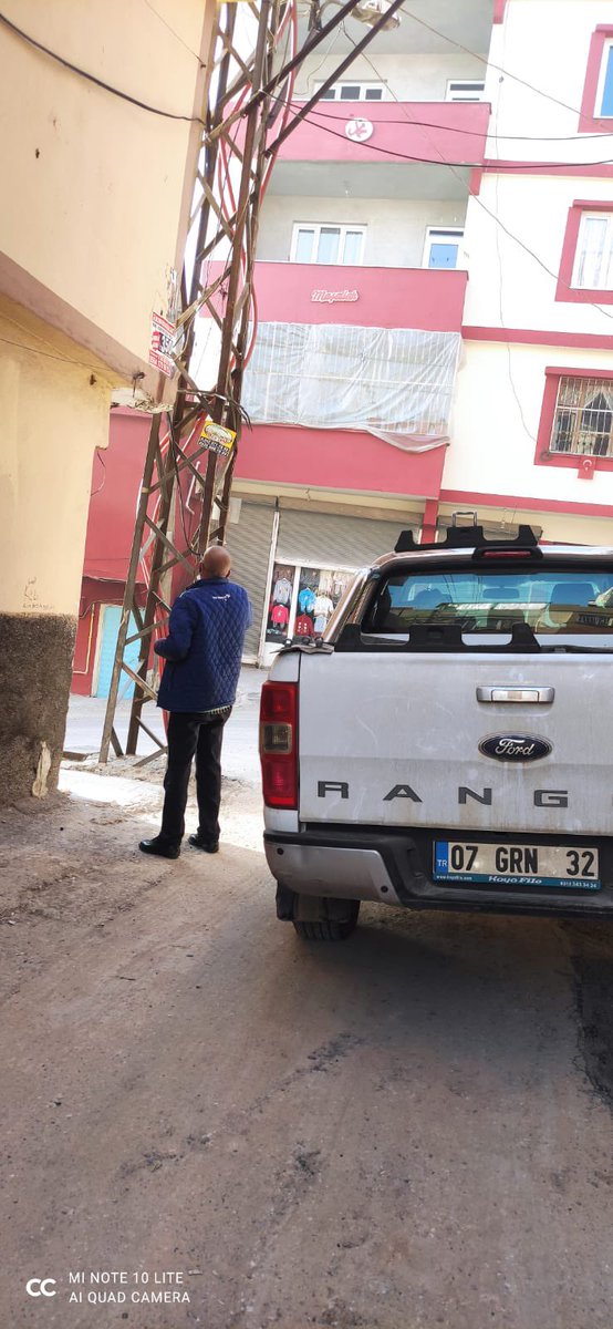 Mahallemiz de İnternet Kablomuz kesenlerin Allah Kahar ismiyle Kahretsin. Bu zor günlerde  en çok ihtiyaç duyulan bir iletişime bu denli zarar vermeleri bizleri ziyadesiyle özmüştür. Sn. Valim biz bu konuda mahalleli olarak çok mağduruz.<a href="/gul_davut/">Davut GÜL</a> <a href="/gazianteppolis/">Gaziantep Emniyet Müdürlüğü</a> <a href="/FatmaSahin/">Fatma Şahin</a>