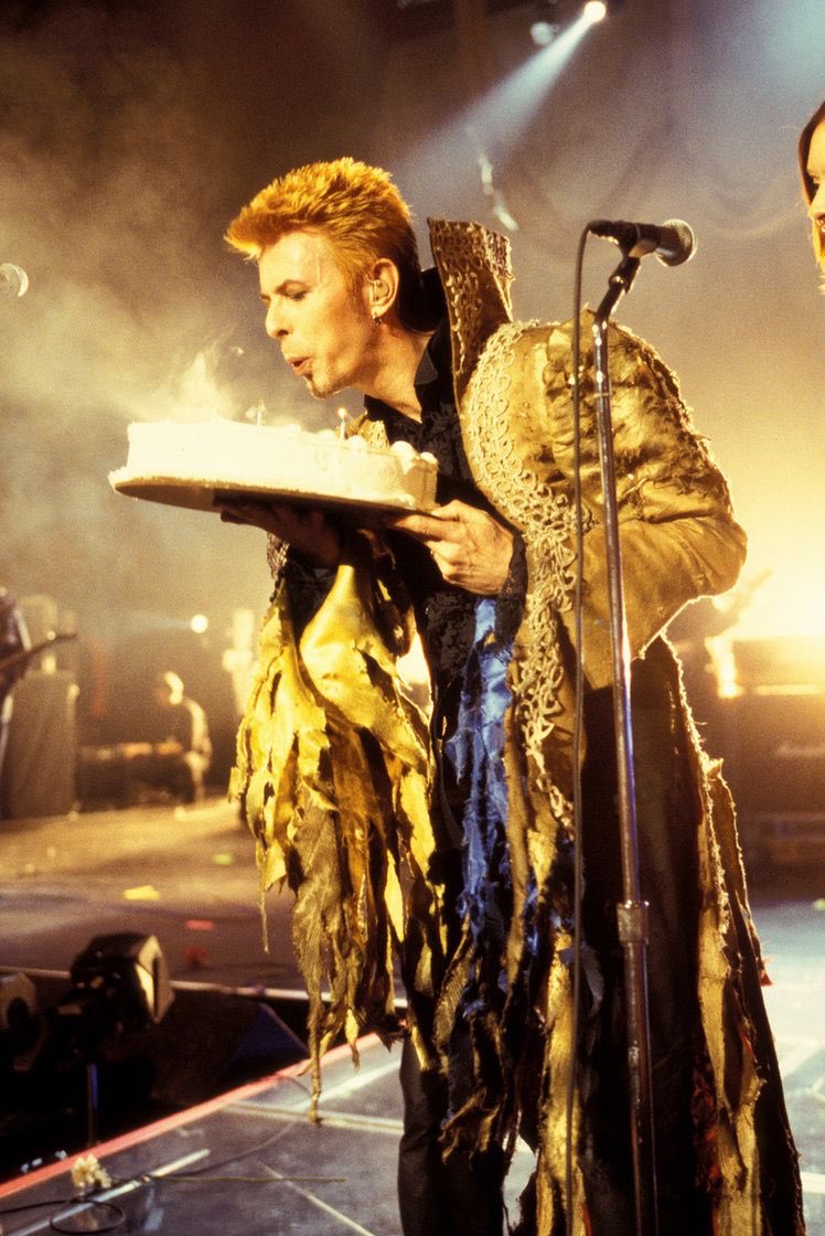 Jodatious's tweet photo. Happy 74th Bday @DavidBowieReal #HappyBirthdayDavidBowie https://t.co/TOK6c8eHJp