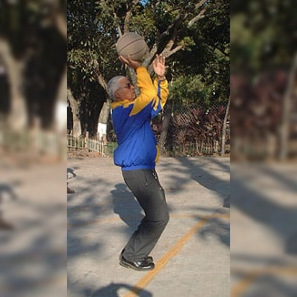 #Historia 
Uno de los miembros más destacados del Baloncesto en Santa Tecla fue José "Chomingo" Chávez, hábil delantero que fue campeón en 1960 con nuestro equipo.
#Lincoln