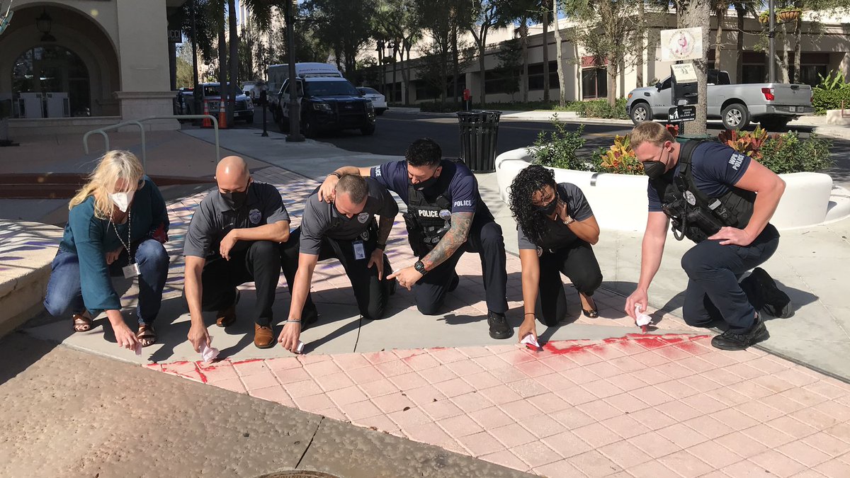 WestPalmPD's tweet photo. Join the movement! Raise awareness for those affected by #humantrafficking #humantraffickingawareness #humantraffickingawarenessmonth #redsandproject #pbcvs #pbchttaskforce https://t.co/9M0qnPi1At