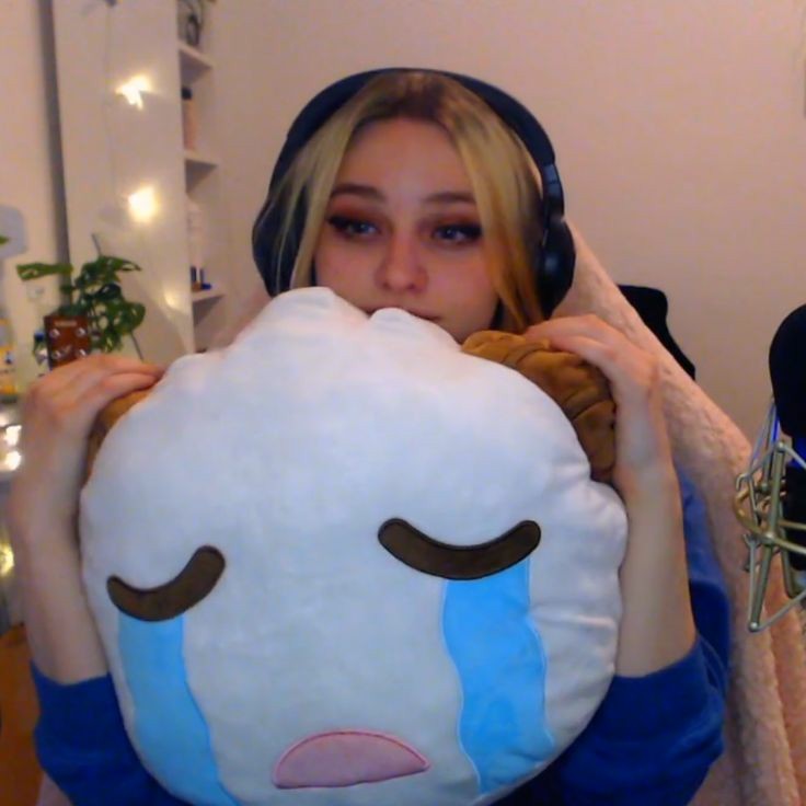 niki nihachu as squishmallows, a thread