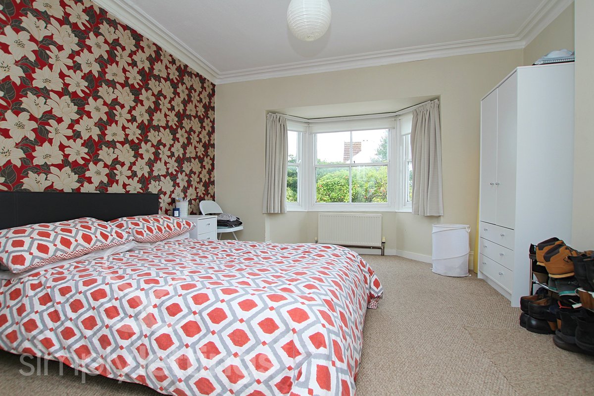simplylett's tweet photo. #ToLet *6 MONTH LET ONLY* A charming one bed #Maisonette located close to #Hove Station - £850PCM! PROPERTY DETAILS: https://t.co/XDy2rVkMYN Call 01273 729 000 to view! #Lettings #Property #Flat #SimplyLettings https://t.co/E7LDT9uzEO