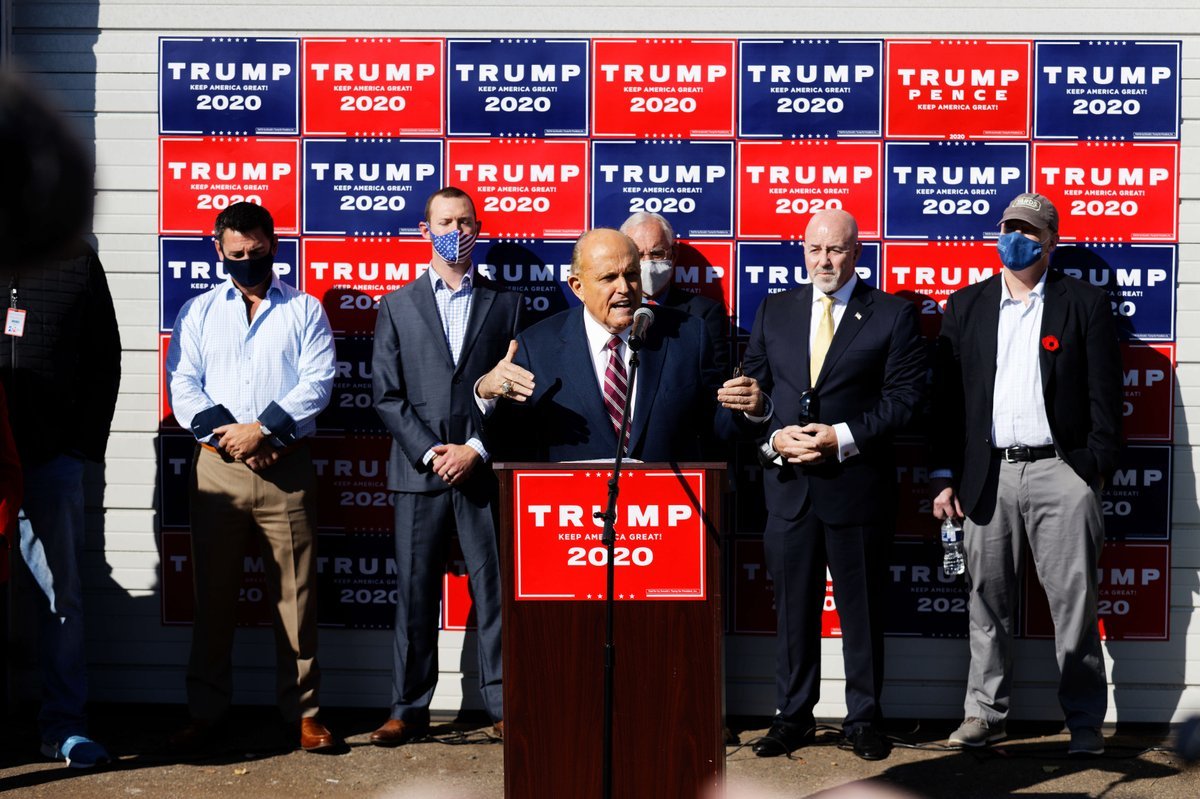 Ever count the signs in this video?43 signs.only 1 sign says PENCE (and NO YEAR ON IT!!!!)!!!!for show.POTUS ALWAYS KNEW.