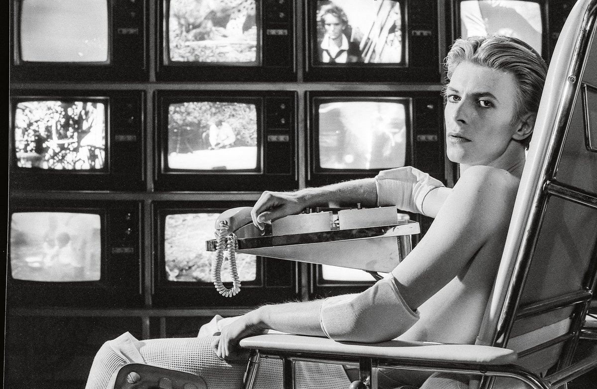 JumpCut_Online's tweet photo. Our first #FridayFeature of 2021 is FILM ODDDITY: DAVID BOWIE AND THE SCREEN by @shelbscookie 

"Bowie’s greatest inspiration was nothing more than his local cinema"

with a look at how 2001, Metropolis and more influenced The Thin White Duke

https://t.co/Y8j04lv3ad https://t.co/lxkW8f7KxK