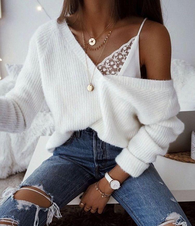 A great tan and a cozy sweater - what more can you ask for? #TGIF #tan #xentan #selftan #glowingskin #bronzed #bronzedbabe