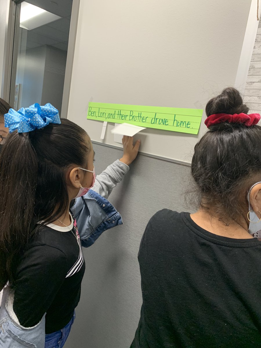 BFESBears's tweet photo. Ms. Ellenberger’s Dual Language students work together to practice Revising and Editing. #NCISD #BFES_Bears https://t.co/QGJpLD4tNV