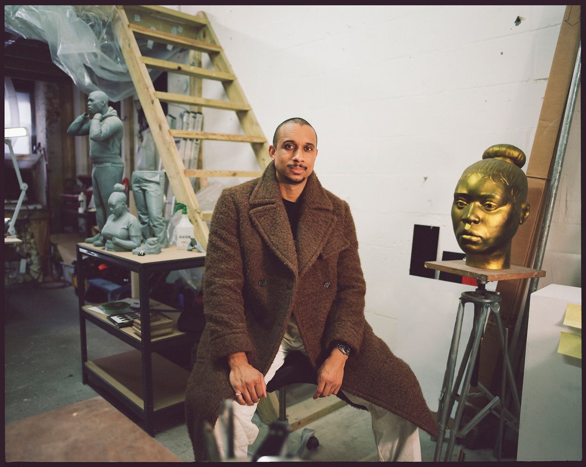 Renowned British sculptor Thomas J Price kindly modelled our new 'Teddy-Polo' coat for us, and we caught up with him about creativity in lockdown, studio clothes, and what he's working on now. #drakes
ow.ly/BQ5I50D3wVO