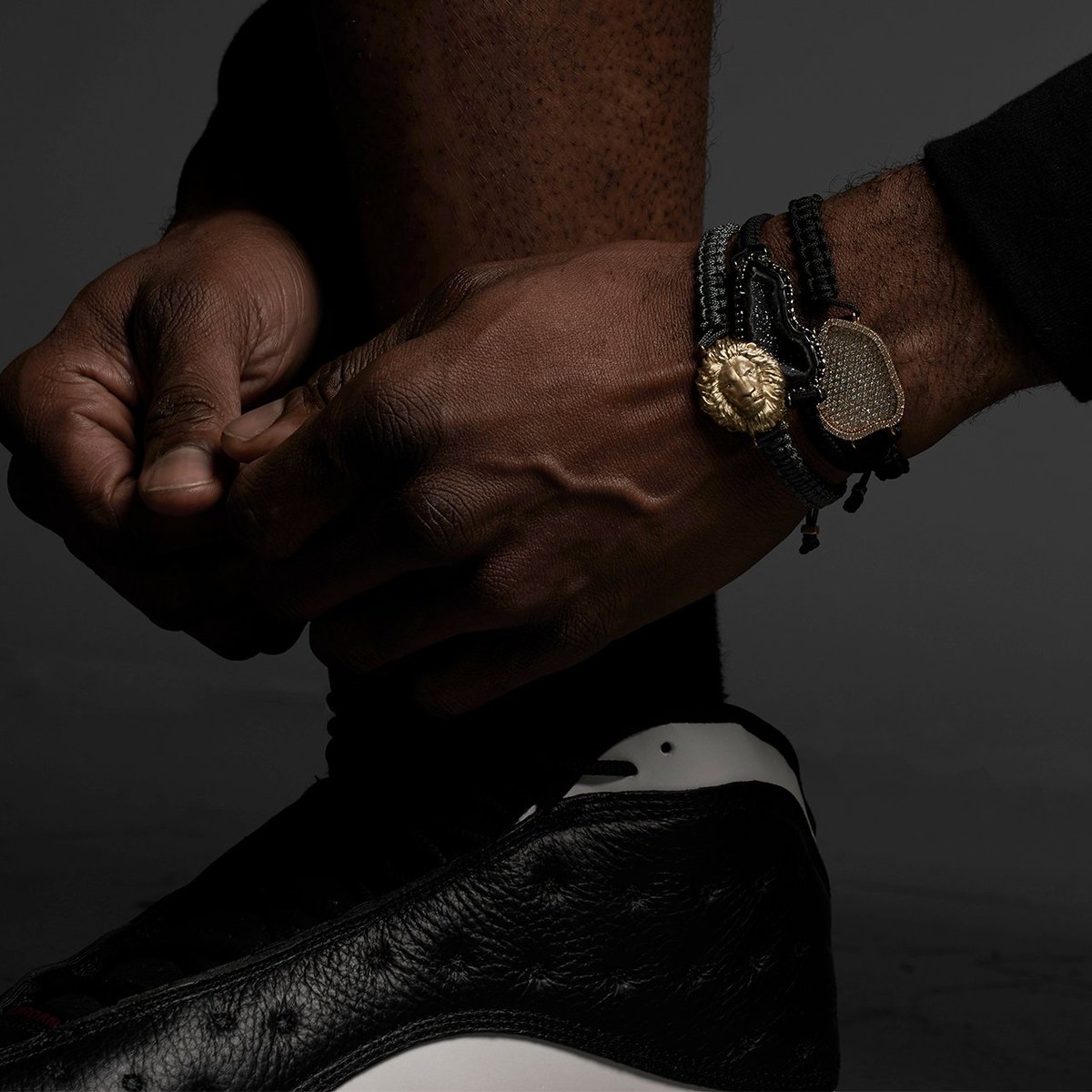KMD_Jewelry's tweet photo. These Macrame will become your never-take-off signature jewelry. #SignatureMoves #ilikerocks #SignatureKMD #KMDMan #oneofakind
#kimberlymcdonald #nothingsbetterthannature #EthicalLuxury #luxuryfeelsgood #DigDeeperKMD #LetEmKnow #TripleBlack https://t.co/QWbZDmJVox