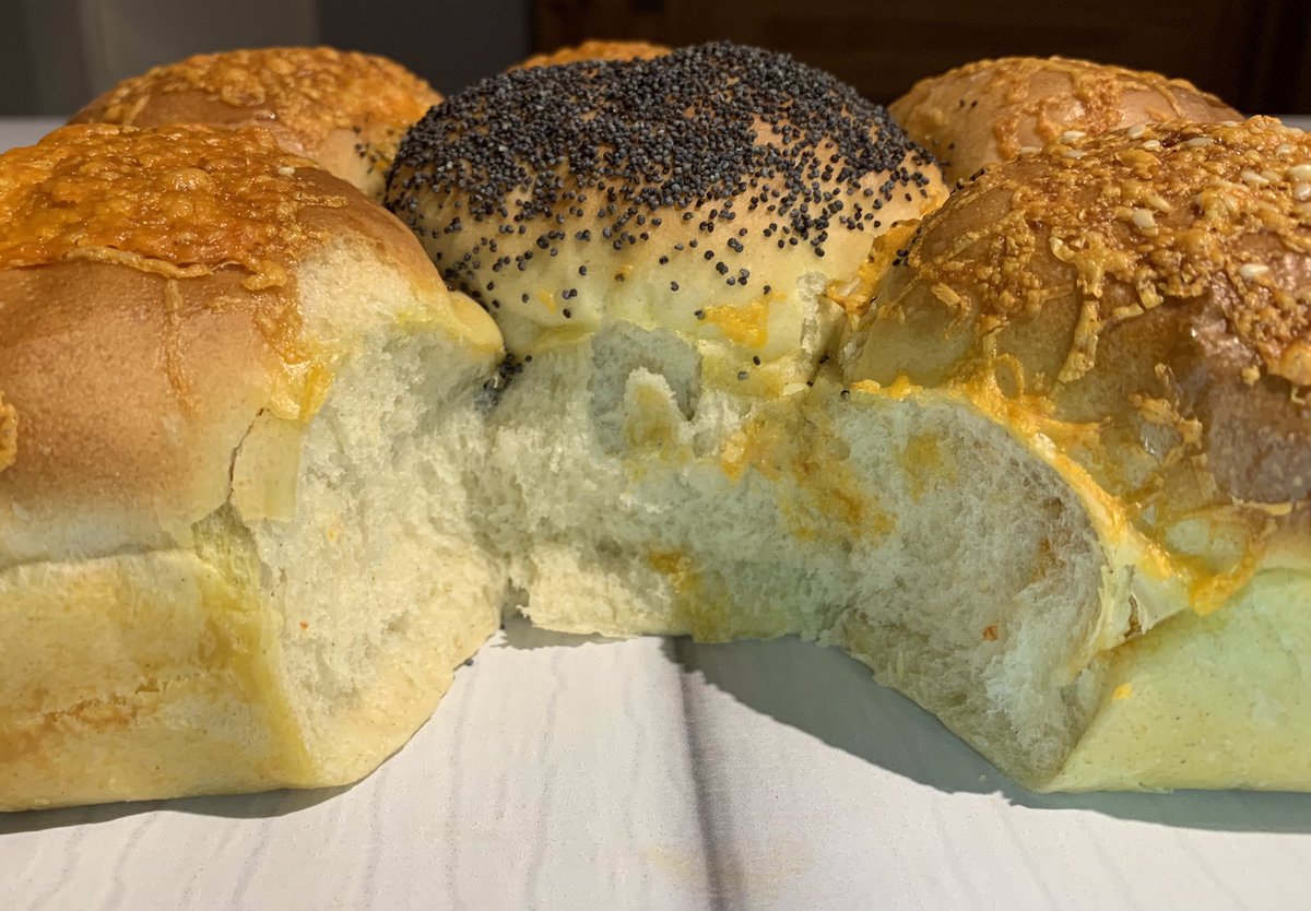 Rob_C_Allen's tweet photo. #SavouryBread in the form of cheesy #Pizza buns, baked in my @MasonCashUK flower bread form. Pizza on the go. #TwitterBakeAlong https://t.co/uP7AJZs4Cg
