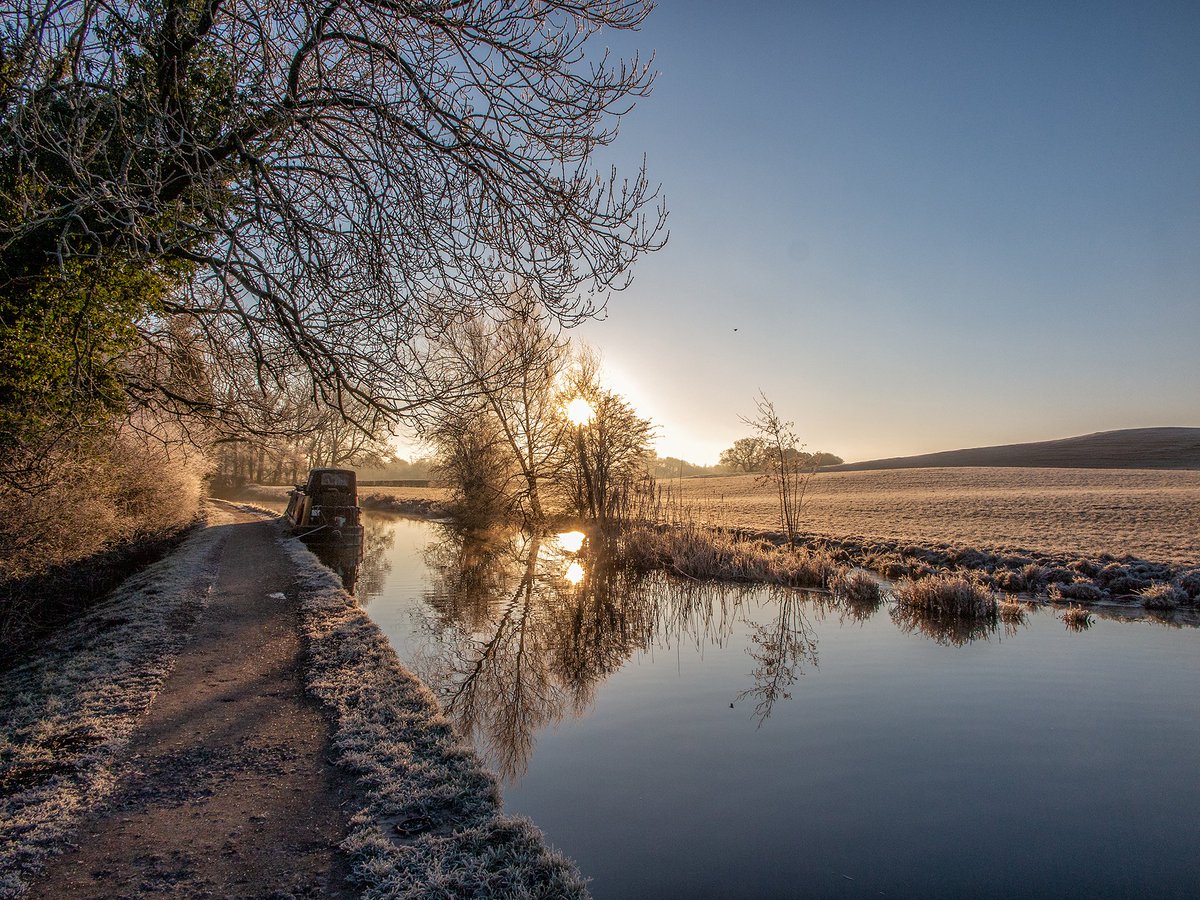 Four more from yesterday morning and the frost fest.

#ellesmere #canal #sunrise #frost #ice #shropshire #llangollencanal #water #dawn #photography