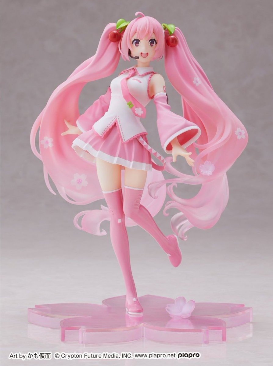 also from last year, we have sakura miku 2020 b prize edition! i honestly prefer this one more than the actual sakura 2020 figure i love her