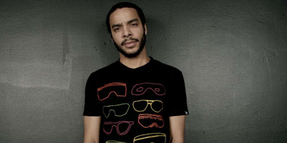 Réalisé et quasi entièrement produit par DJ Mehdi (RIP), cet album est le résultat d’un travail mené en duo par les 2 artistes!Un album familial 12 titres ou Karlito invite entre autres des membres du crew du 9-4 ( AP, Manu Key, OGB et le 113 dans son ensemble..)!