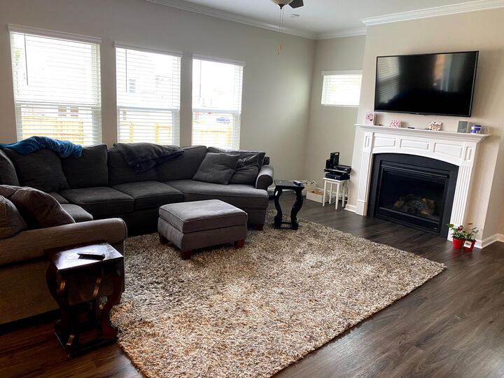 TranquilDesign2's tweet photo. Are you stuck trying to reuse the same pieces? 
Maybe all you need is a REFRESH!!
Here's a recent refresh that we did for one of our clients using her sectional sofa, replacing the ottoman, rug &amp; side tables. We also added drapery, accessories &amp; a storage for her cable equipment. https://t.co/joaQhOWIUB