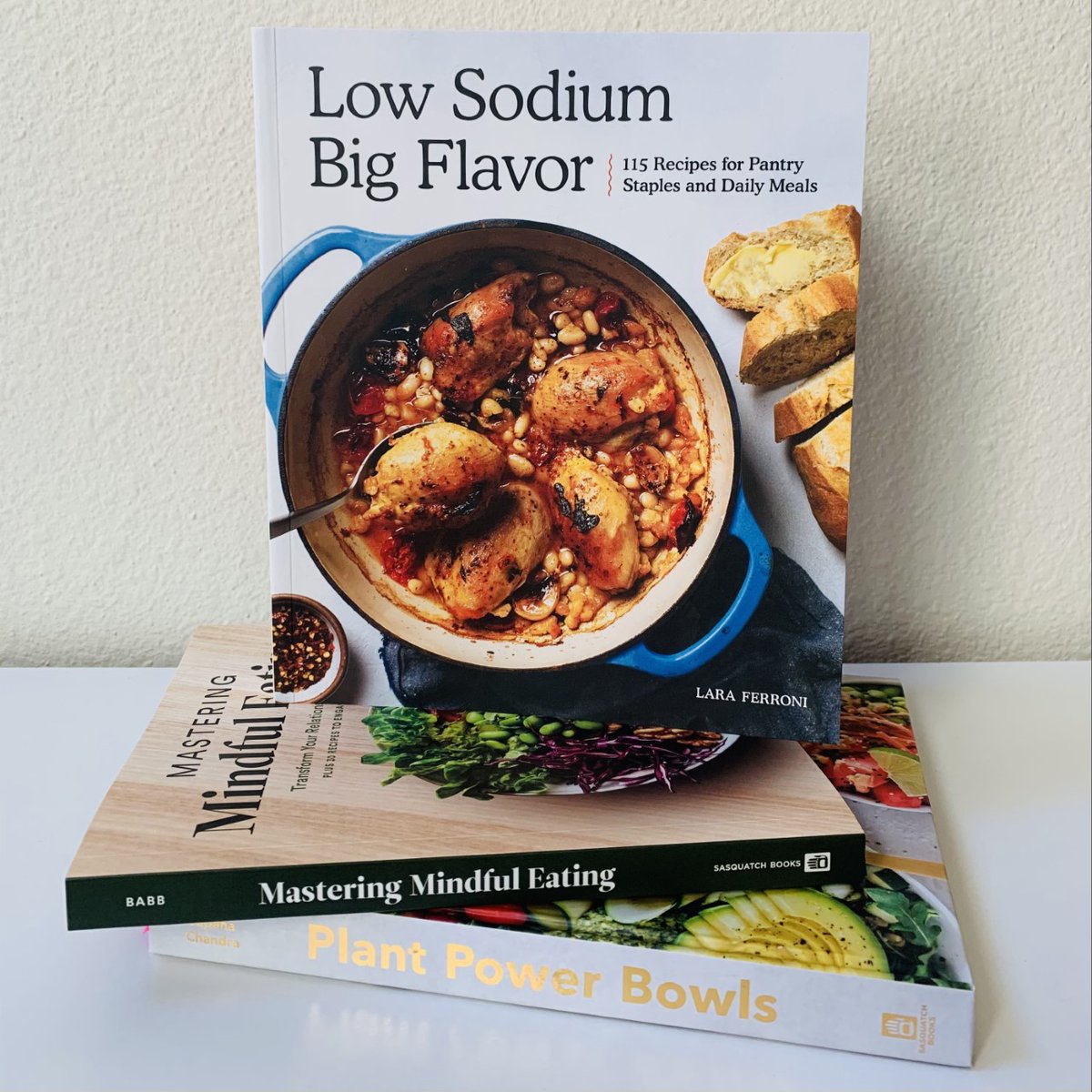 Coming 2/2 to a shelf near you Low Sodium Big Flavor by <a href="/laraferroni/">Lara Ferroni</a> Full of naturally flavorful recipes (condiments, spice blends, dressings, cheeses, breads, prepared meats, &amp; more so you can love what you eat &amp; take care of your health in #2021! bit.ly/LowSodiumBigFl…