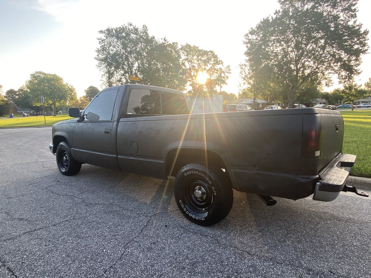 Mr_NiceWatches's tweet photo. Yea I need the LS Swap , New Paint and these wheels for my 93 long bed πͺπ½ #ChevyShit https://t.co/YFOuqOq4ZT