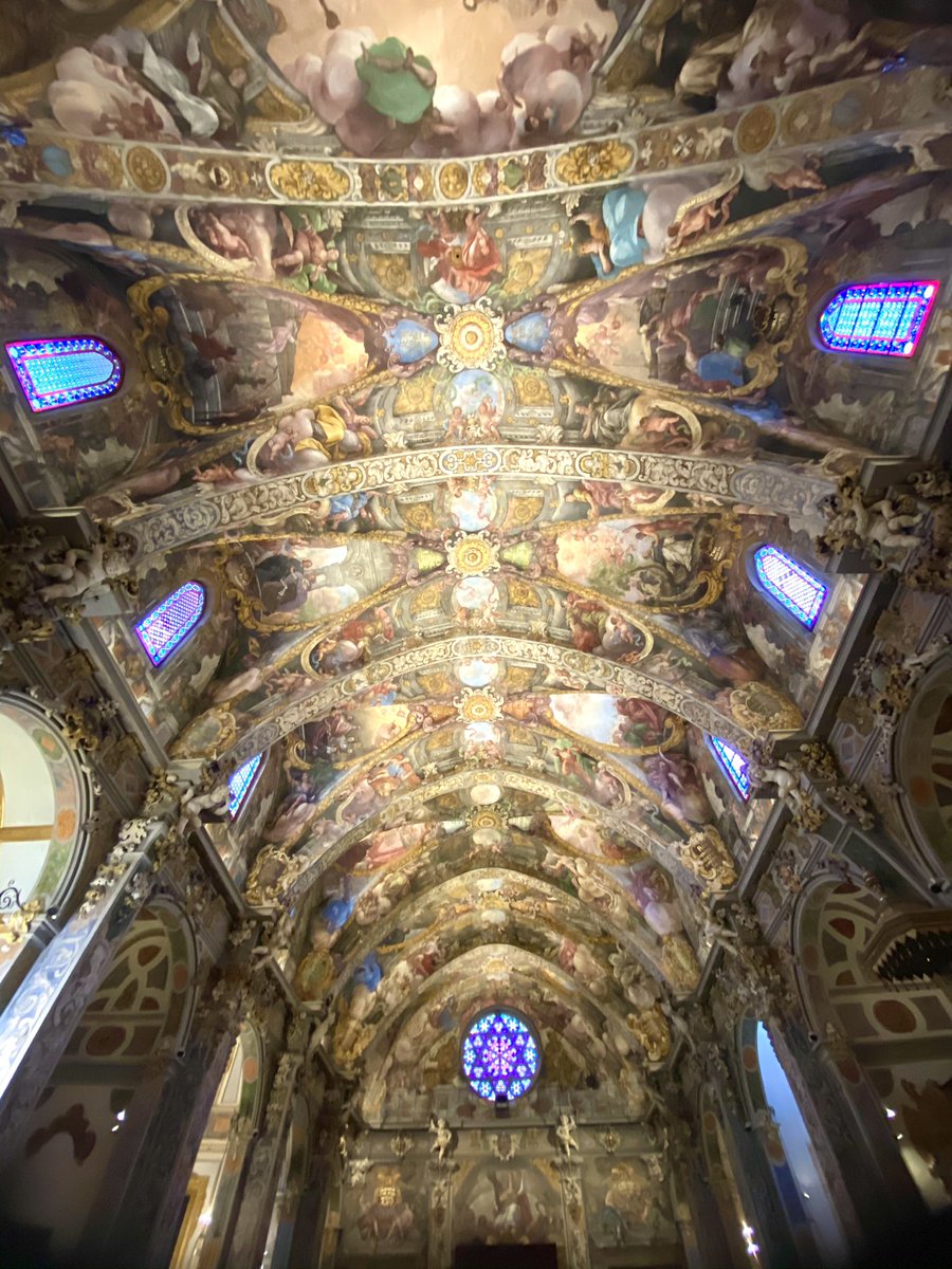 Raquelstrr1's tweet photo. Conocéis la “capilla sixtina valenciana?”
Iglesia de San Nicolás de Bari.
La estructura es gótica,pero la decoración barroca.
Es una joya de la arquitectura y arte en Valencia! https://t.co/ZwYekPu4K1
