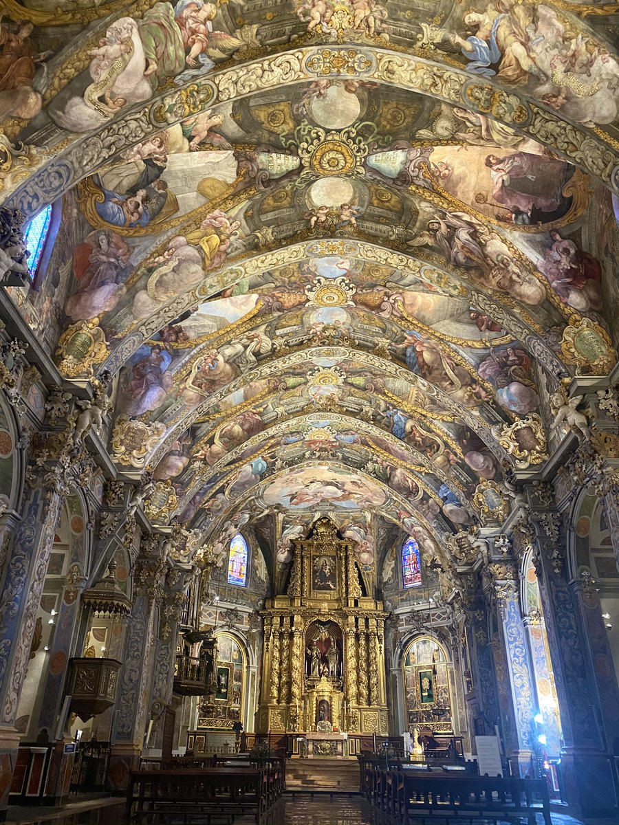 Raquelstrr1's tweet photo. Conocéis la “capilla sixtina valenciana?”
Iglesia de San Nicolás de Bari.
La estructura es gótica,pero la decoración barroca.
Es una joya de la arquitectura y arte en Valencia! https://t.co/ZwYekPu4K1