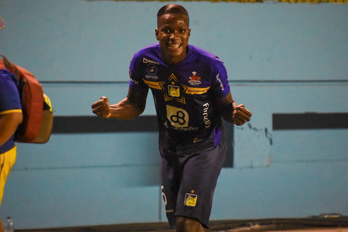 JerryLeon_'s tweet photo. Con @DelfinSC solo puedo tener palabras de agradecimiento. Fue un verdadero honor defender con orgullo sus colores. Muchas bendiciones para todos. 🙏🏾 https://t.co/vRt0GgccEQ