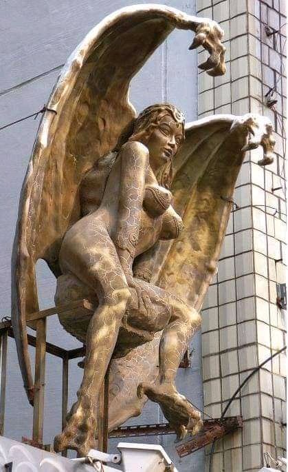 solisolsoli's tweet photo. Lilith statue in Malbork Castle, Poland https://t.co/ar9n1Ba7F4