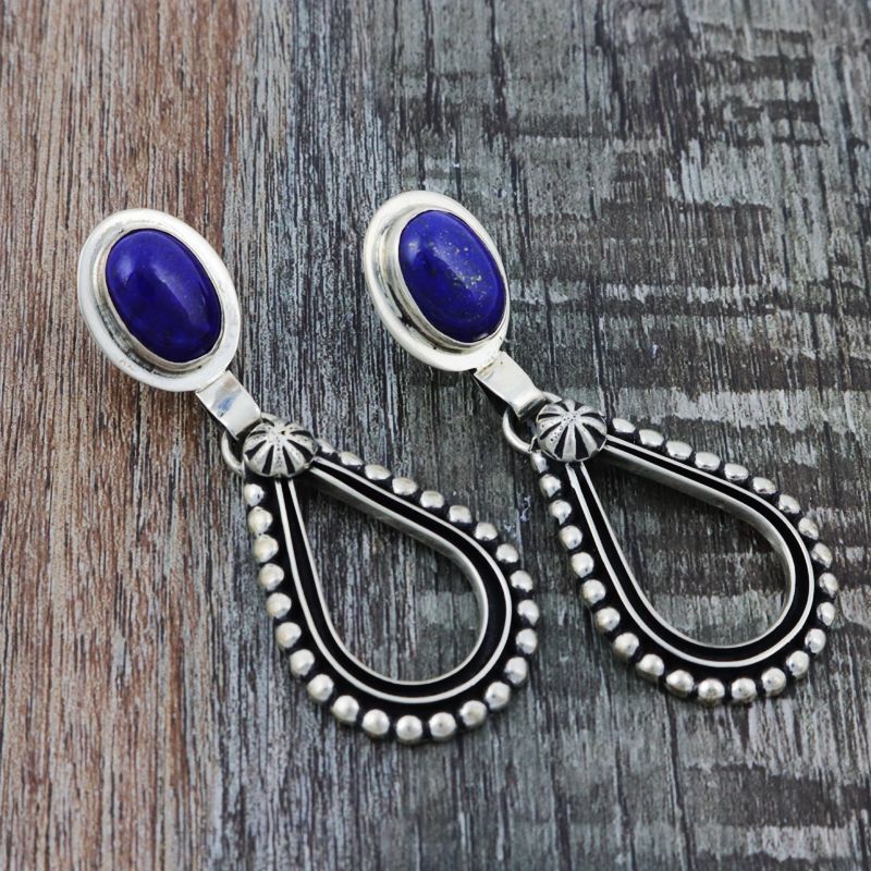 wrightsgallery's tweet image. Mary Tom does it again creating these show stoppers, perfect to round out any outfit. Check them out and more items by following the link below. 
buff.ly/3bebR9T
#supportnative #shopnative