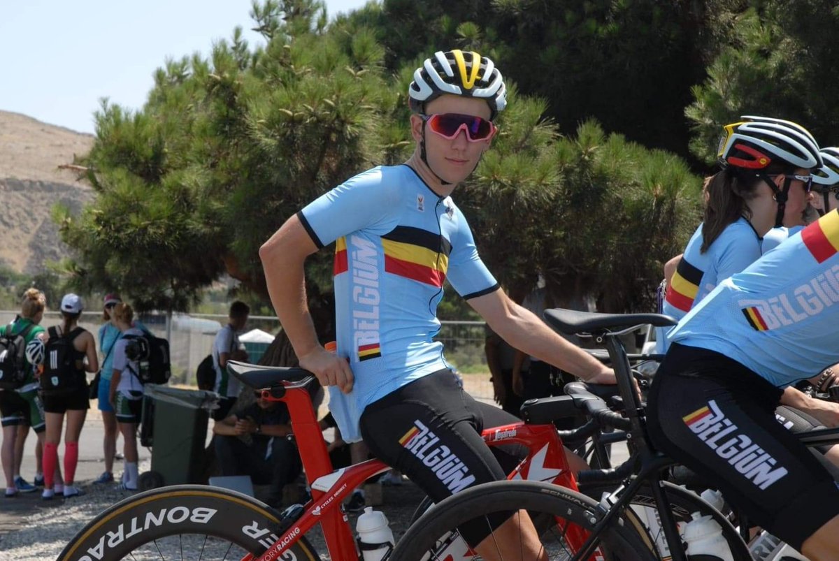 Noah Detalle : « Je suis monté sur le podium de Gand Wevelgem avec Kristoff »

Retrouvez le portrait complet sur note site :
u19racingteam.fr/noah-detalle-j…

<a href="/Noah_Dtl/">Detalle Noah</a> 
#AG2RCITROËNU19TEAM #RoulonsAutrement #Portrait