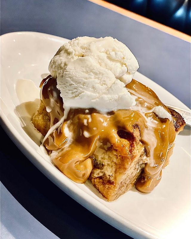 Mommas_BBQ's tweet photo. Making it through the first week of 2021 calls for some of Momma’s Donut Bread Pudding A La Mode.

Photo: @aloush.foodie

#mommasbbq #louisvillekentucky #louisvilleky #louisvillefood #louisvillefoodie #louisvilleeats #louisvilletakeout #southernfood #kentucky #bbq #bbqlife https://t.co/owEjzPNEtK