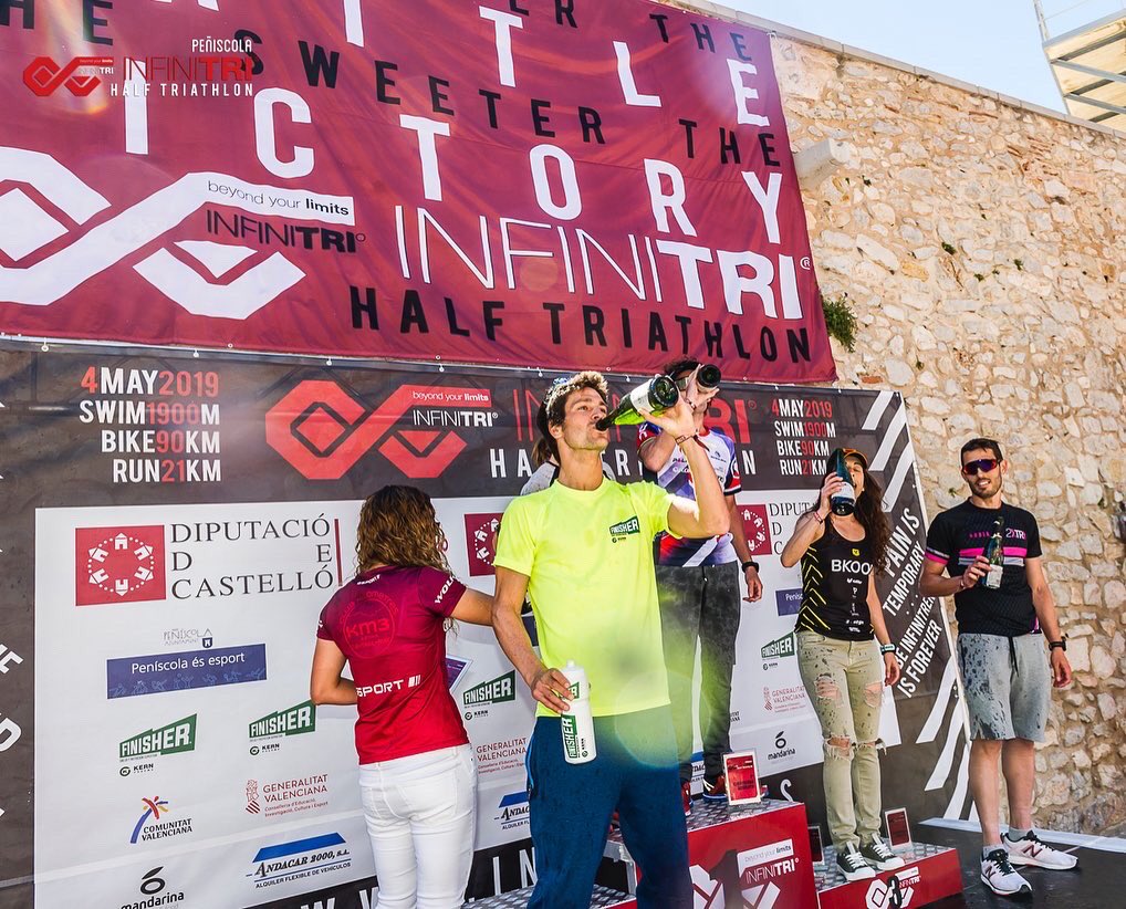 Esta semana nos hemos enterado que el gran <a href="/MiquelBlanchart/">Miquel Blanchart</a> se retira del triatlón profesional. Él fue el ganador de nuestra primera edición ¡y eso marca! Un fuerte abrazo de <a href="/infinitrisports/">InfiniTRI</a> y mucha suerte en los nuevos proyectos, para nosotros siempre serás THE ONE! 💪