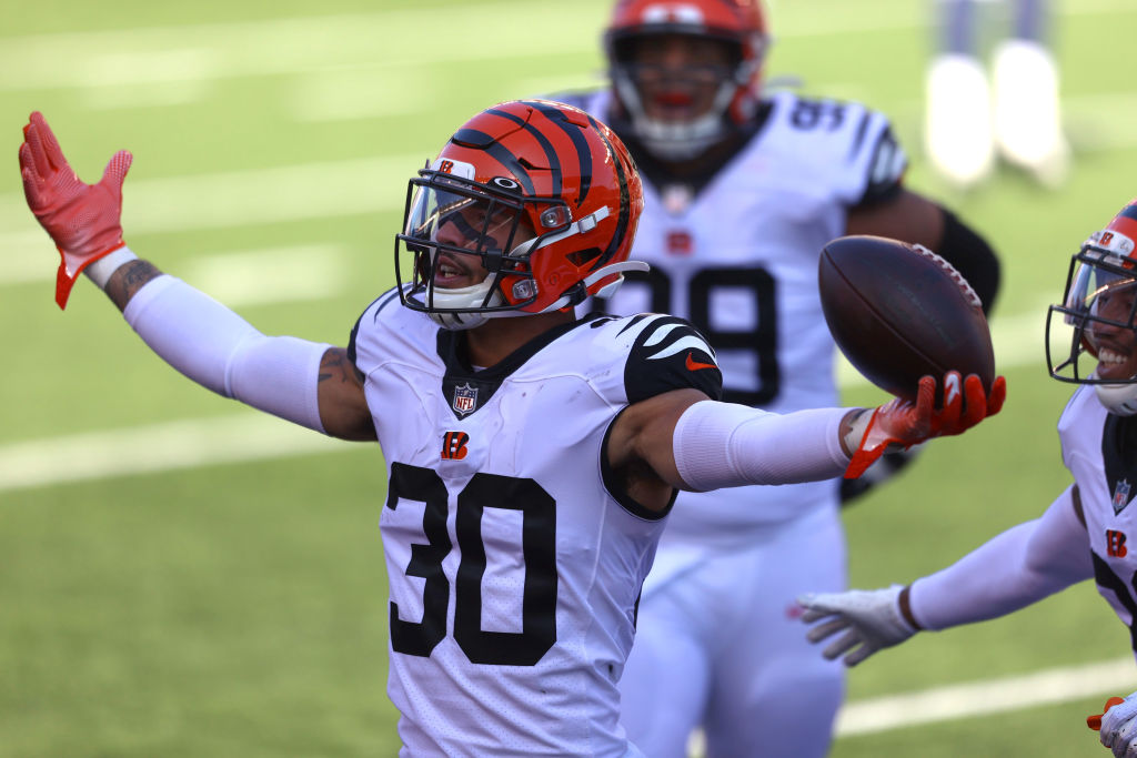 PFF's tweet photo. Jessie Bates III: PFF's highest-graded safety of 2020 (90.1)

#AllProSnub https://t.co/gSydTxj00e