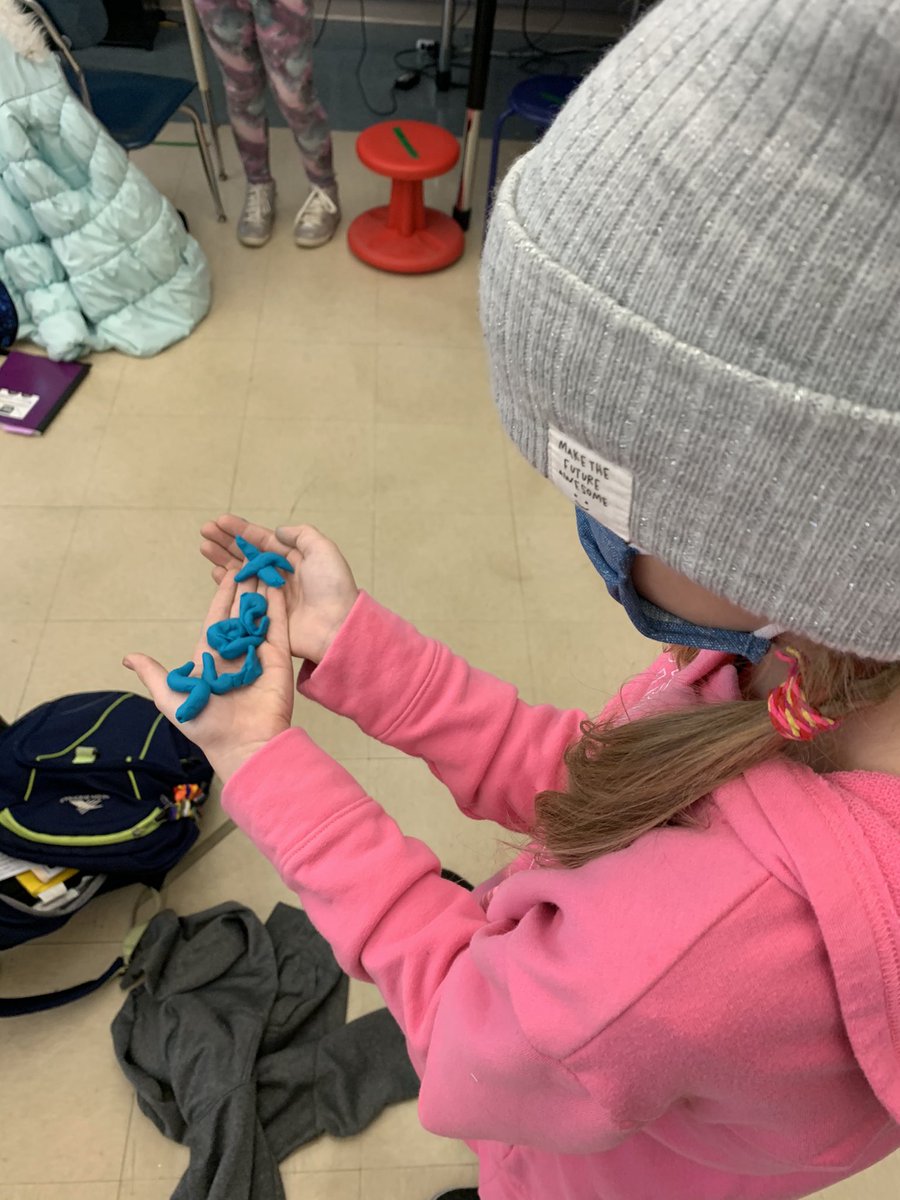 MsNicoleNoonan's tweet photo. Ss had a great time using play doh to spell out their word study words today! #multisensory @RobertHunterES @FlemRarSchools https://t.co/5SYw6hJ1Nz