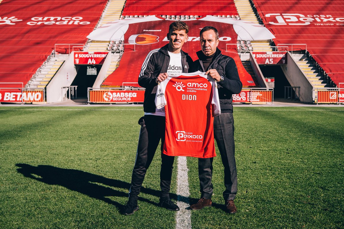 I’m delighted to announce I’ve put pen to paper and I’m officially a new player of @sportingclubedebraga 📝
Thank you to everyone who has supported me along the way and helped me with the next step in my career 🙏 
#ForçaBraga 🔴⚪️