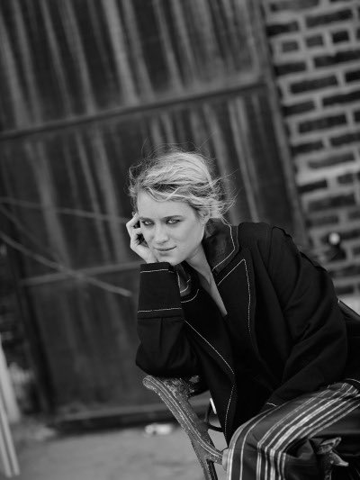 OneMackenzieCan's tweet photo. #mackenziedavis 💗🔥💗🔥🦋🌻@tidalmag @jacopomoschin #elizathompson #laurajones #lukebaker #carlolongo #anastasiasuchkov #beauty #actress #talent #girlonfire #photoshoot https://t.co/GwK8OnjMGQ