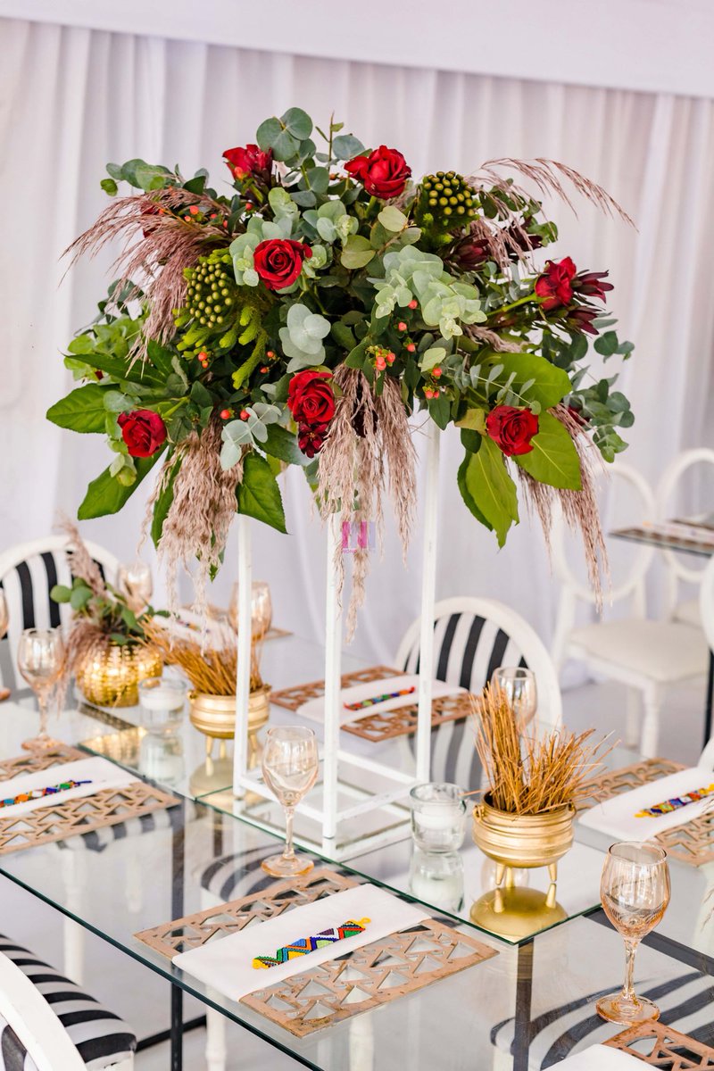 nonoevents's tweet photo. #Letoya&Lebo’sWeddingCelebration
Thank you @letoyamakhene & @lebokeswa
#TraditionalWeddingDeco
#Celebrations #Love
#Deco
#GlassMarquee #GlassFrameTent
#EventFurnitureHire #events
#NonoEvents https://t.co/54d1RSv1ng