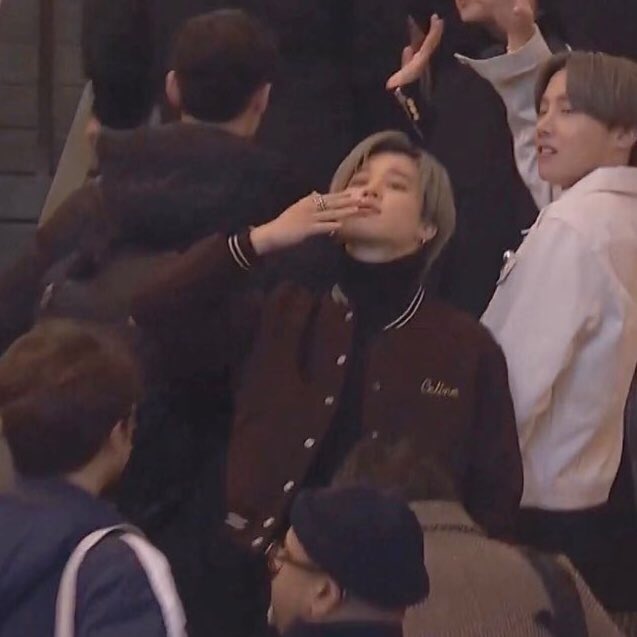 jimin’s love for armys — a thread 
