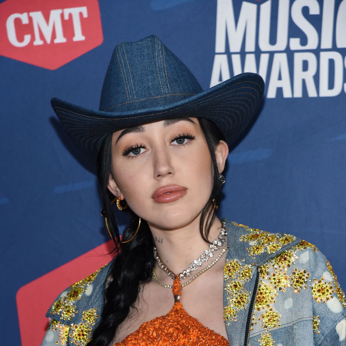 Happy birthday Noah Cyrus 