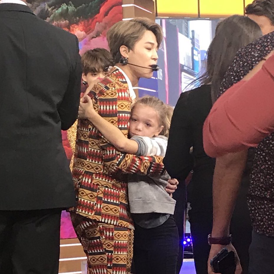 never forget when that little girl finally saw him and started crying and he immediately went to hug her 