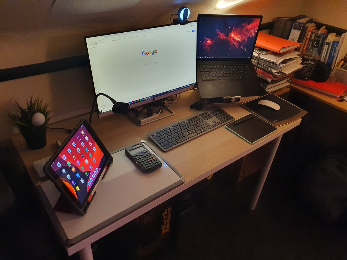 #deskies #allthegearnoidea 😜