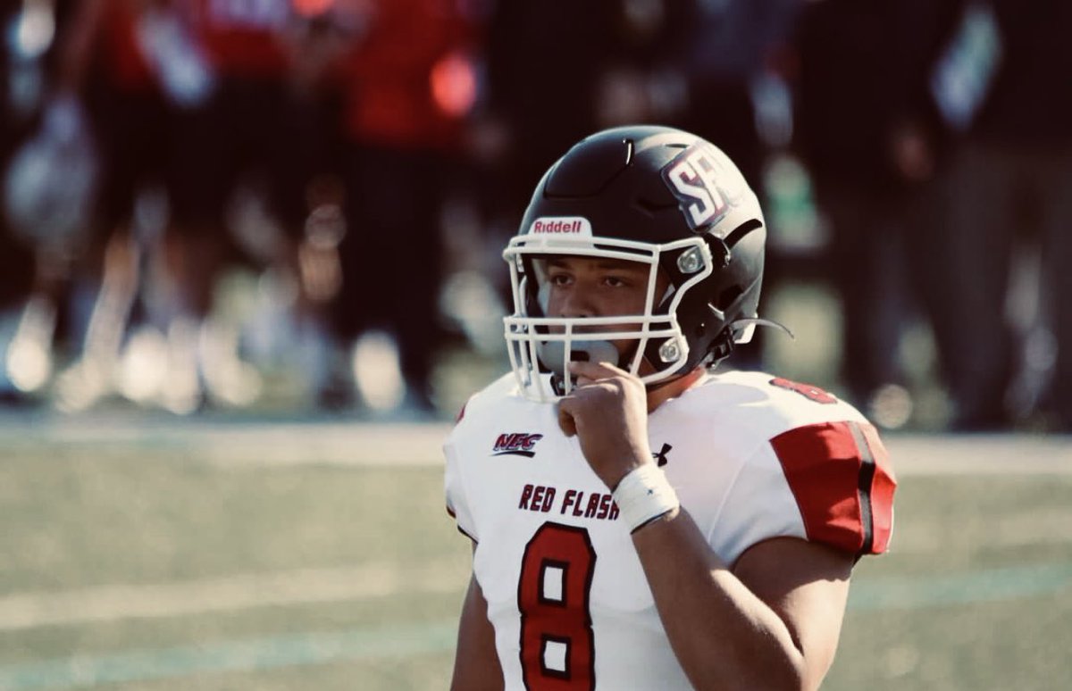 JasonBrown_QB's tweet photo. Thank you God for getting to where I’m at today.. On to the next chapter.. Thank you SFU 
🎱 out..
https://t.co/iLtipseag6 https://t.co/4XHc2uLCmW