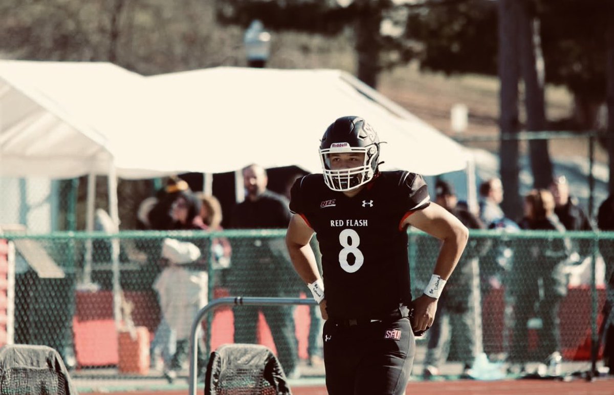JasonBrown_QB's tweet photo. Thank you God for getting to where I’m at today.. On to the next chapter.. Thank you SFU 
🎱 out..
https://t.co/iLtipseag6 https://t.co/4XHc2uLCmW