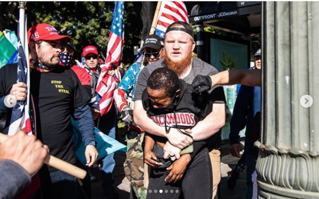 LipstickRadio's tweet photo. TRUMPERS' ASSAULT A BLACK WOMAN! ARREST THESE THUGS NOW!!
This coward attack in broad daylight in downtown Los Angeles is incomprehensible. We will NOT live in fear.  @MayorOfLA @NAACP  @BLMLA @kerrywashington @itsgabrielleu @RealDLHughley @MSignorile  
https://t.co/6RoY9MM3Vf https://t.co/xarOMWJgzw