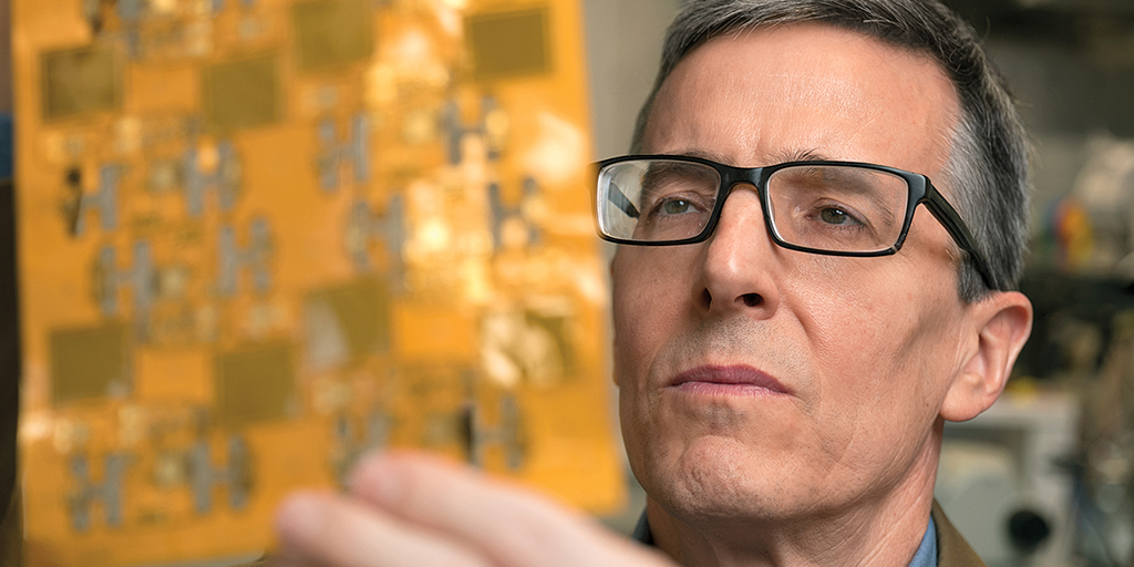 NorthwesternU's tweet photo. From founding the field of bioelectronics to inventing a mind-boggling number of devices, including a wearable COVID-19 sensor, Prof. John Rogers is pushing the boundaries of engineering and medical technology.  

Read more about his inventions: https://t.co/UtE4jsgspy https://t.co/MLsbdAy4m9