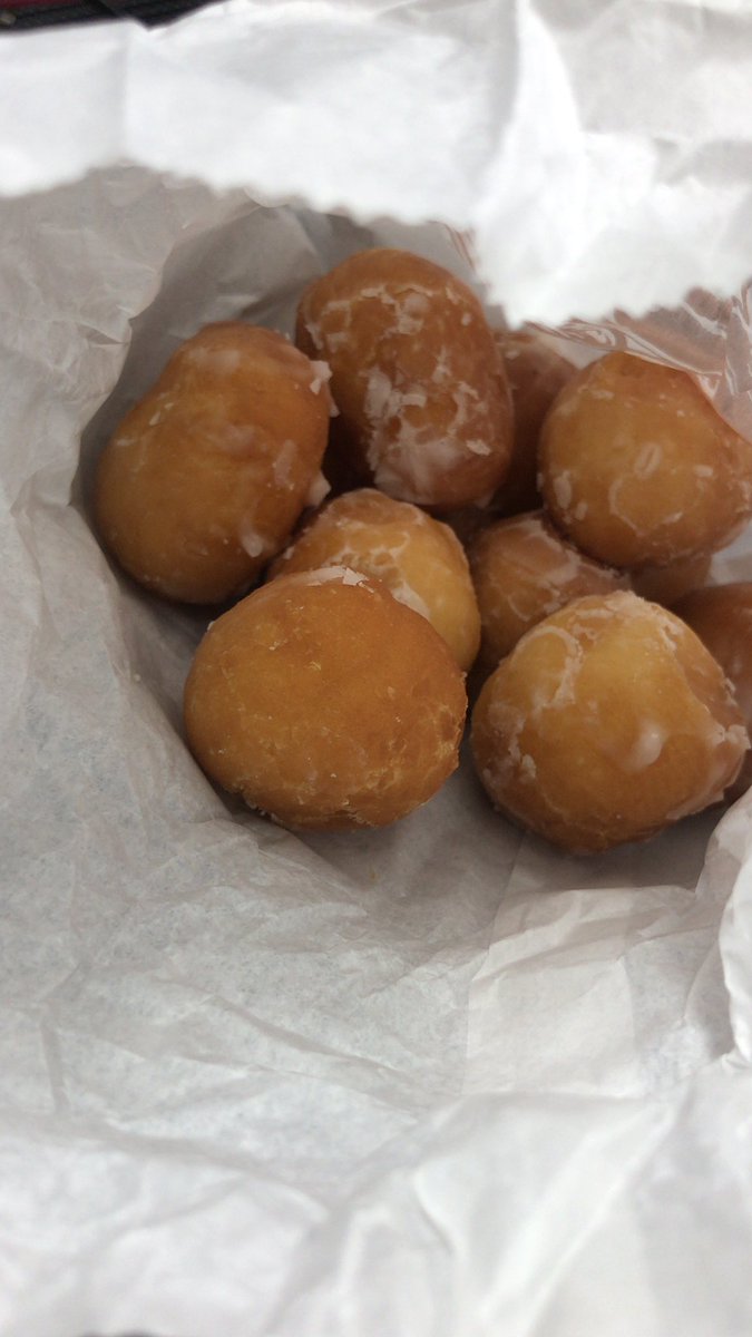 Paulmolinas's tweet photo. Doughnut holes make me happy https://t.co/Rk9OHqVnrY