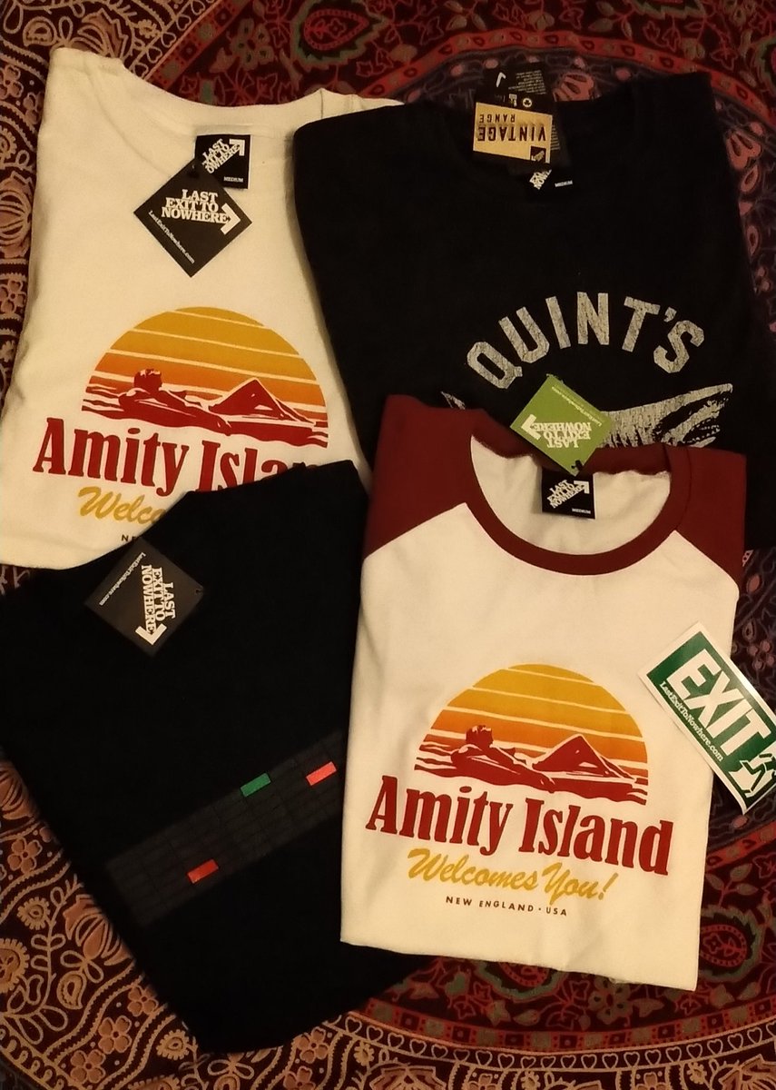 ClaireEKewley's tweet photo. @LASTEXITshirts
Had to buy more to accommodate lockdown flab ... didn't I? ... didn't I? 🤔 #LETN https://t.co/2y3b5wVxz0