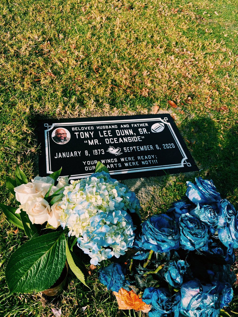 leahbrunson's tweet image. happy heavenly birthday uncle tony! today we celebrate you 💙 rest in love #longlivetony