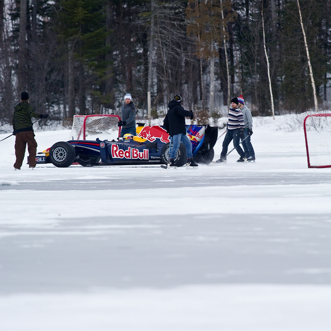 Ice Hockey ๐ Skiing โท Which other winter sports could we try? ๐คโ๏ธ #GivesYouWings https://t.co/ObhSg8F4dE