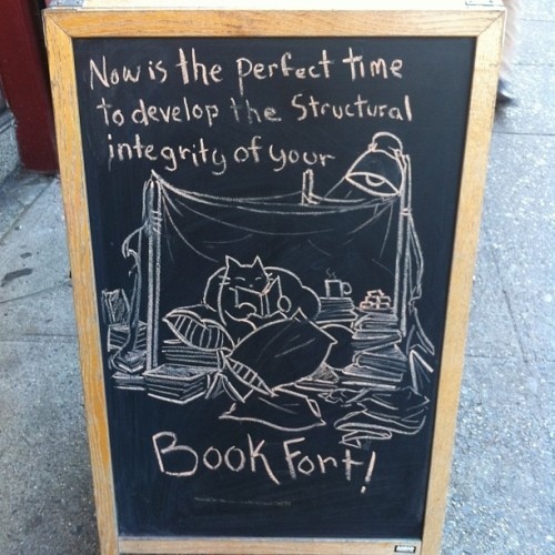 Watermarkbooks's tweet photo. This chalkboard by @perilouspaper perfectly describes my weekend goals! What book will you be hibernating with this weekend?
#booktalk #BookTruths #staysafereadbooks #watermarkbooks #wichitashomeforbooks https://t.co/6Qc0A6dS2N
