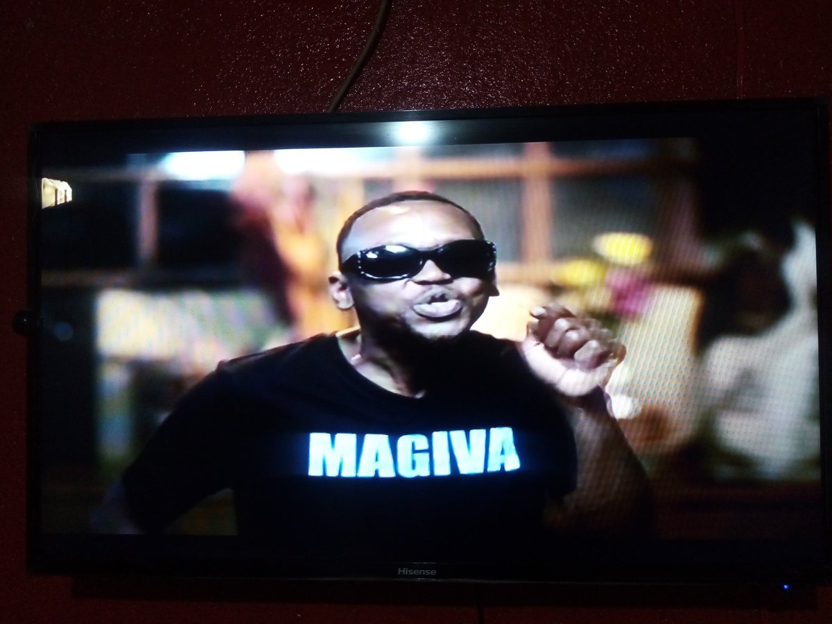 DjLadyT_'s tweet image. Can I get retweets...dstv can we get this guy to be our presenter #IblewIt